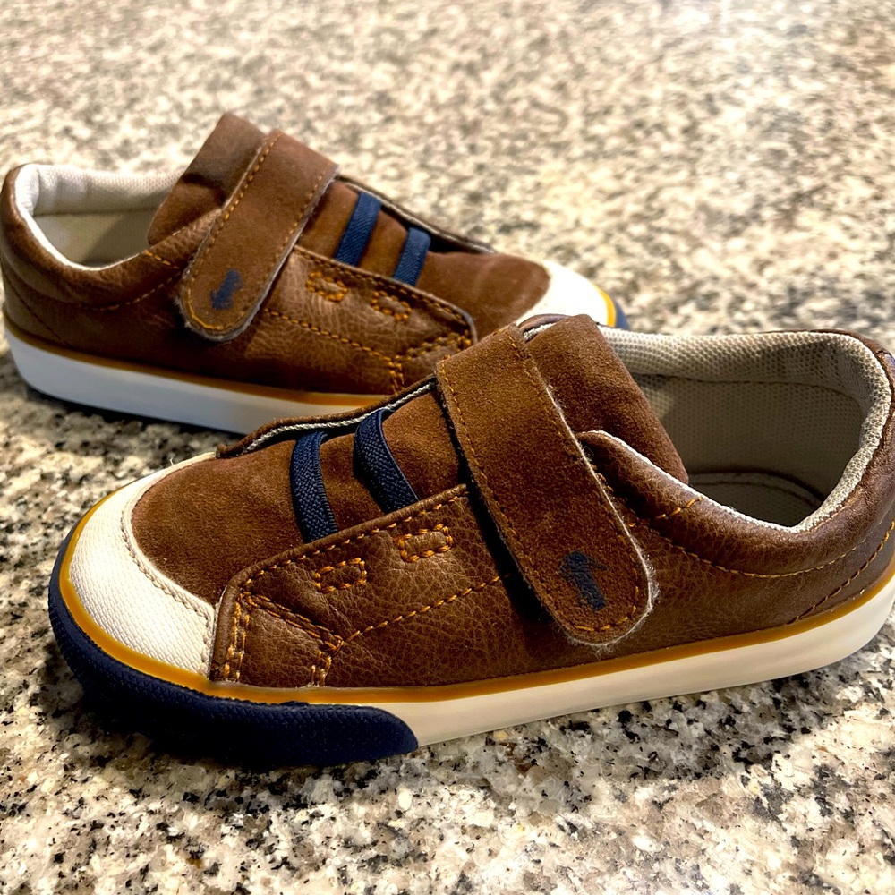 Size 11 see kai run